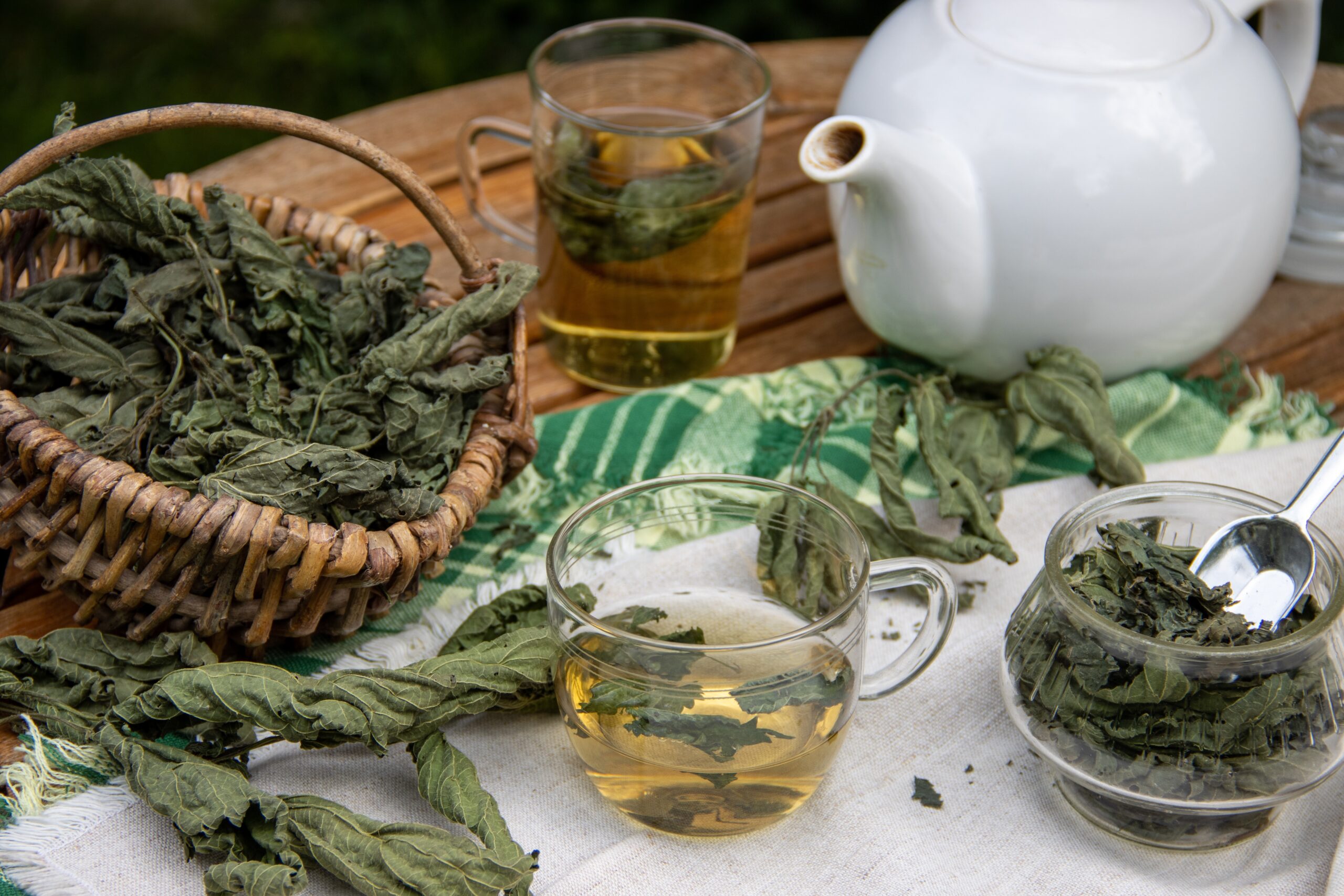 Weed-Infused Tea: A Simple and Soothing Beverage with Cannabis-Infused Honey or Tincture